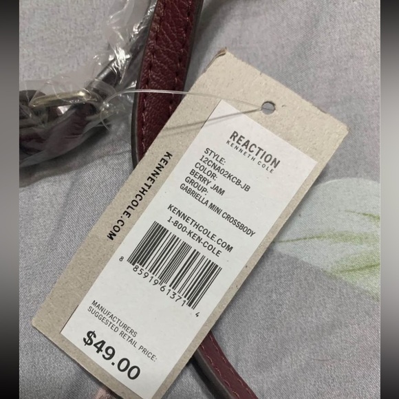 NWT - Kenneth Cole Reaction Gabriella Mini Crossbody Bag Burgundy Colour - Picture 5 of 7